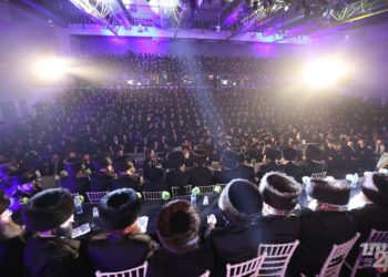 א חסידישע מלווה מלכה’