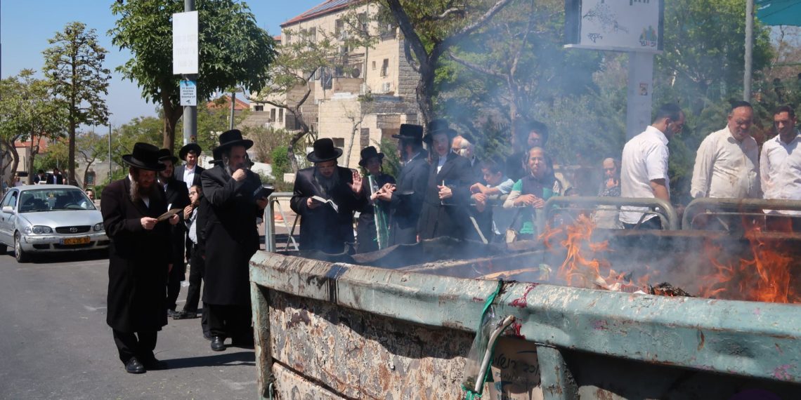 סִדּוּר פֶּסַח כְּהִלְכָתוֹ | תושבי ביתר עילית התעלו במאות שיעורי תורה, לימוד ברבים ואירועי שמחת החג. ‘שערים’ בכתבת סיכום