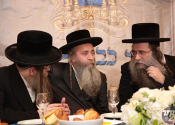 ש”ס-בחורים’  הבחורים מישיבת לעלוב הוותיקה בעיר סיימו את הש”ס וזכו לברכה ממרן שר התורה