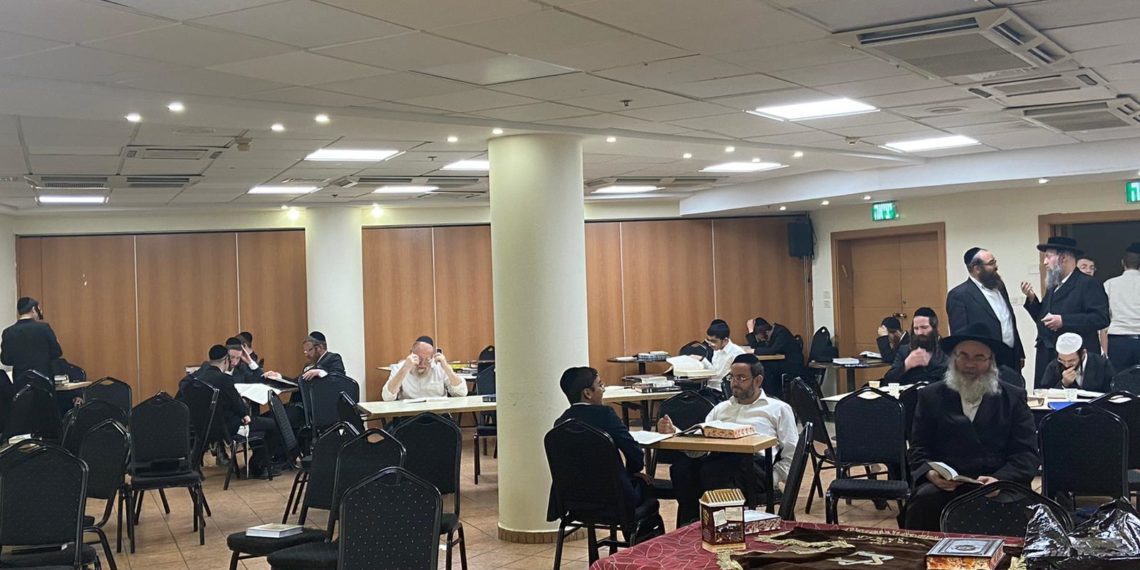 בפעילותם של תושבי ביתר עילית: הצצה ל’קהילות הקורונה’ שמוקמות במלוניות ומציגות חסד ומעורבות חברתית מרגשת