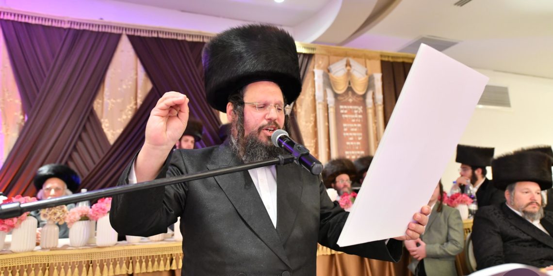 ביתר בראש | גדולי רבני העיר בהפקה היוקרתית של פתיחת אירועי סיום הש”ס שנערך ב’ממלכת שיעורי הדף היומי בביתר’