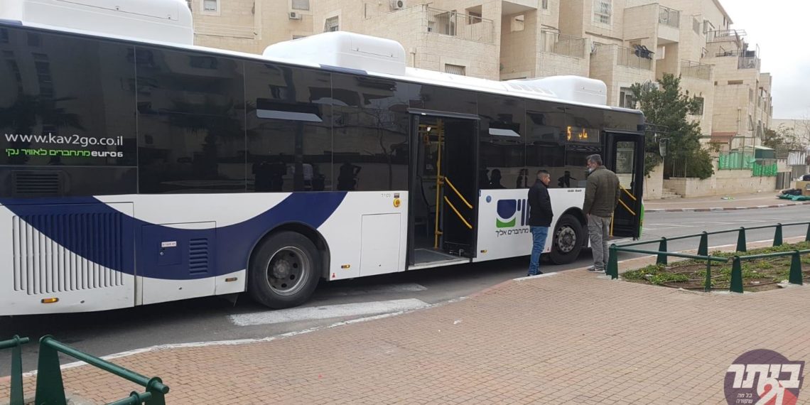 תמרור אזהרה אדום #נס בדרכי איש# | האוטובוס הפיל את הילד – והוא שרד באופן ניסי מתחת לגלגלים. #המקרה והלקחים#