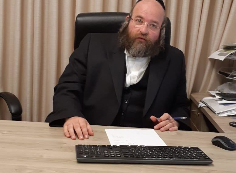 ופרוש עלינו סוכת שלומך