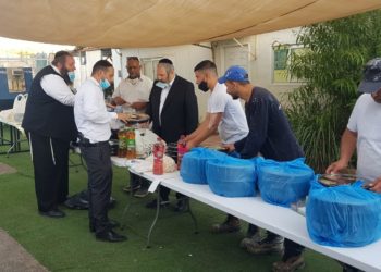 עולם חסד ייבנה | חבילות המזון, העזרה למבודדים ומערך השינוע למלוניות: הצצה לעולם מופלא של חסד ביתרי