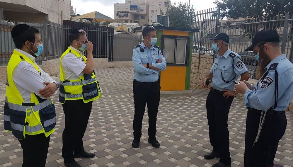 דם חדש | מה נאמר במפגש הסגור של נציגי הארגונים עם המפקד החדש של תחנת המשטרה בעיר? חשיפת ‘שערים’