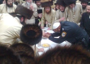 ההלשנה שגרמה נזק עצום לעיר ולתושביה: מי עומד מאחורי שיבוש החתונה לנכד כ”ק האדמו”ר מתולדות אברהם יצחק בעיר?