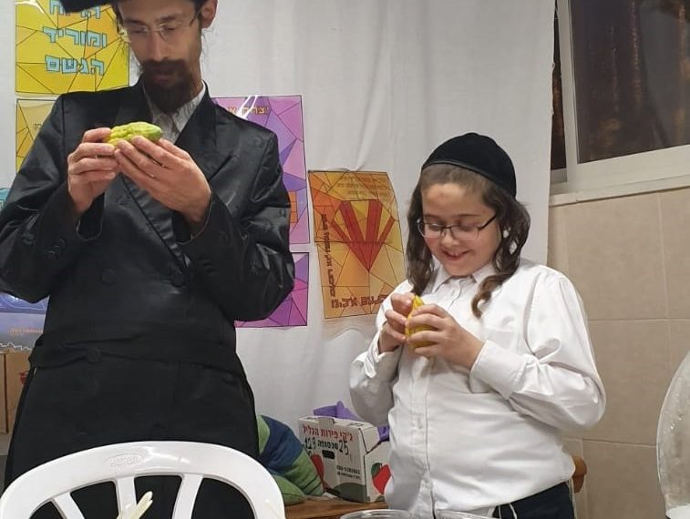 #זה מבני עלייה# | חבריו ומכריו של אברך המשי הגדול בתורה, הרה”ג ר’ שמואל צבי קלגסברד ז”ל מגלים מעט מדמותו הטמירה. ושמואל בקוראי שמו