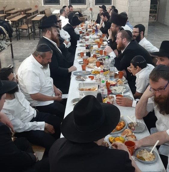 ולכל היד החזקה: קהל רב השתתף באירועי ‘סיום הרמב”ם’ בעיר, שנשזרו בהתוועדות לרגל הילולת כ”ק מרן האדמו”ר מליובאוויטש זי”ע