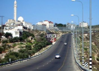 סערה בביתר: האם מותר לכאורה לצעוד רגלית בין ביתר לי-ם בשבתות ובמועדים?