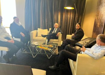 תמונות מהמשא ומתן, קרדיט לפי חוק 27-א (1)