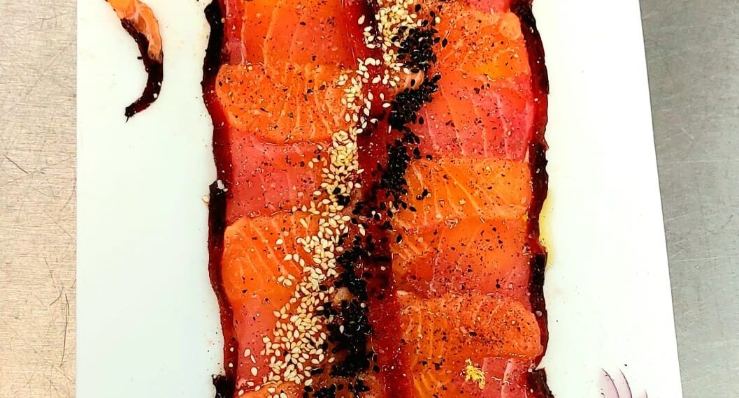 פסיפס סשימי סלמון וטונה אדומה