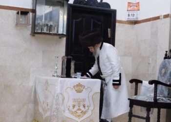 והדליקו נרות