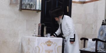 והדליקו נרות