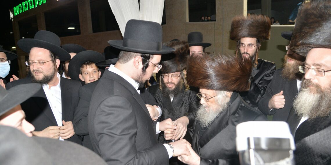 ויצא מבת ציון כל הדרה