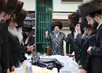 כַּאֲשֶׁר זָכִינוּ לְסַדֵּר אוֹתוֹ: חג המצות תשפ”ג בחצה”ק באסטאן