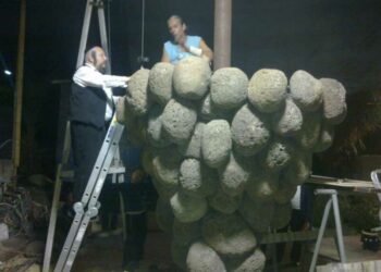 מתקני אומנות מרהיבי עין הוצבו ויוצבו בכיכרות העיר