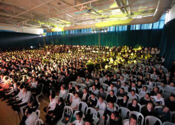 השלהבת עלתה מאליה