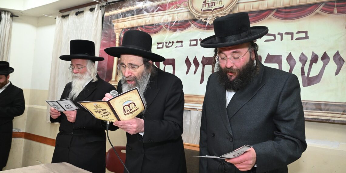 הוא נענה תחילה