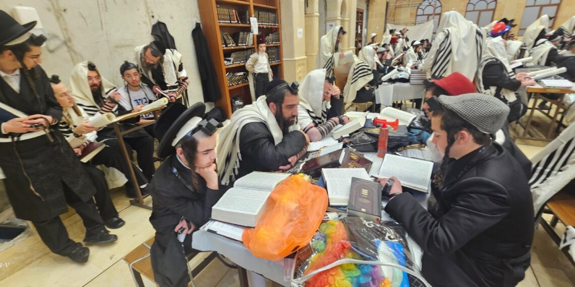 לביתר תהיה אורה ושמחה