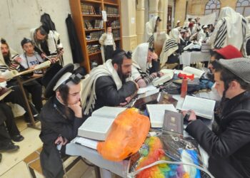 לביתר תהיה אורה ושמחה