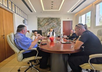 סלע הך וייצאו מים!