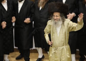 שימו בכל נפלאותיו