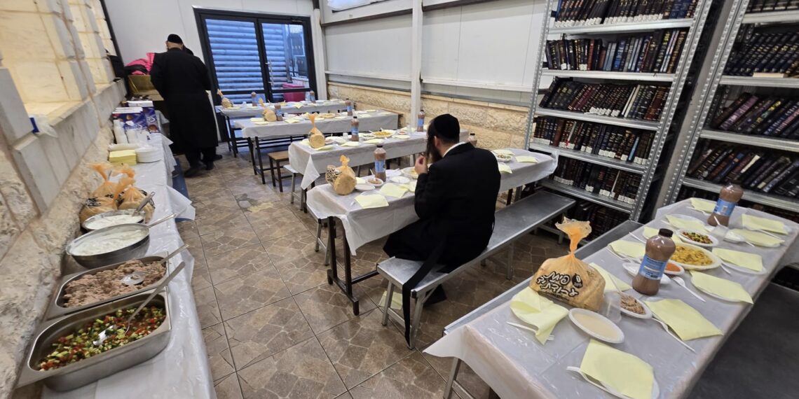 לשובע ולא לרזון